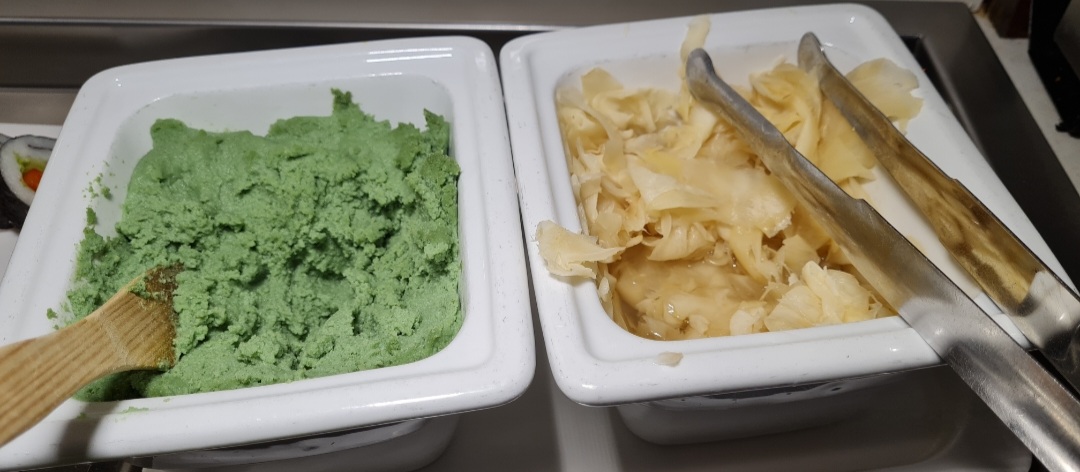 Thailändsk wasabi och inlagd ingefära är nyttigt