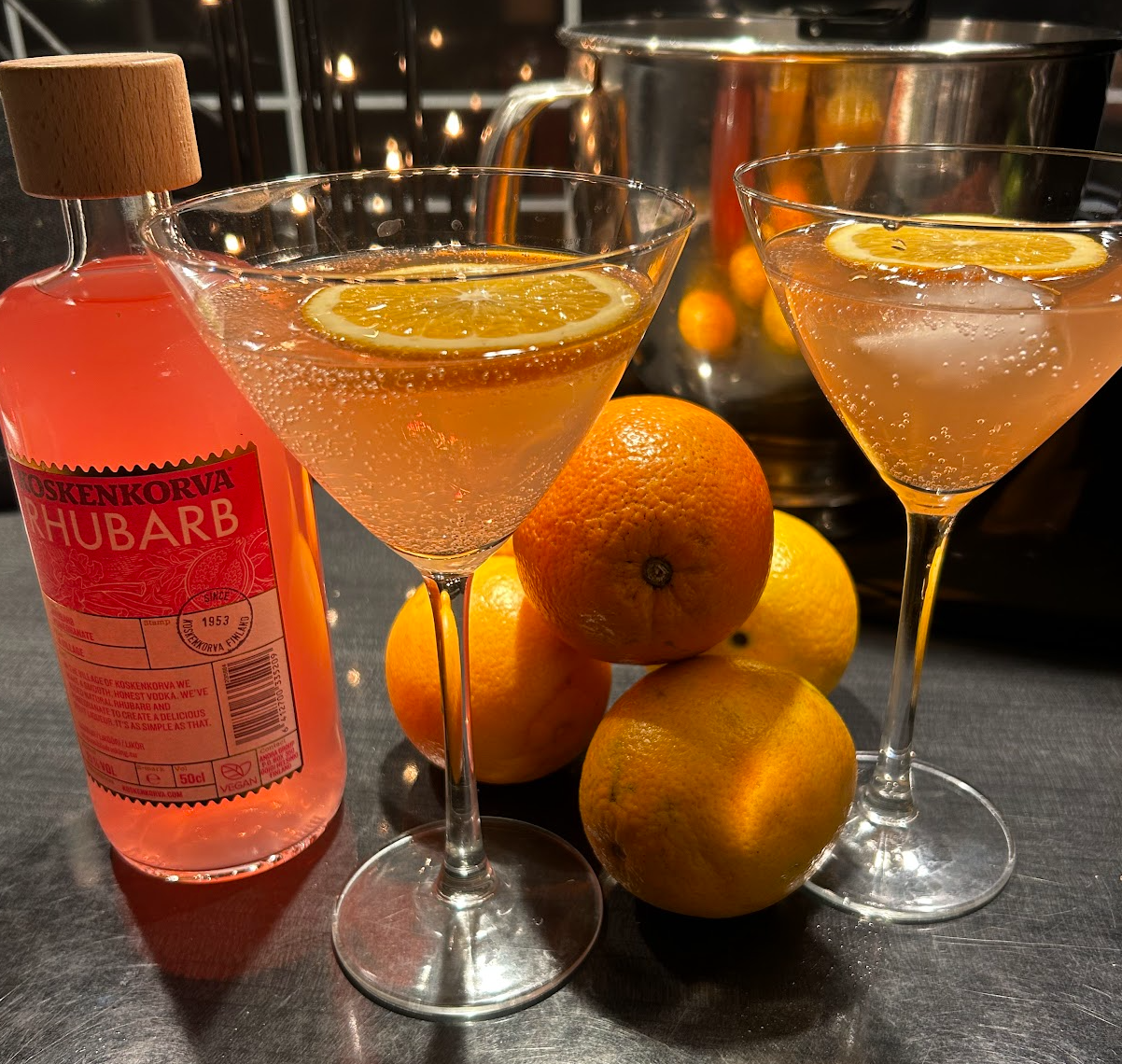 Drink med Koskenkorva Rhubarb och apelsiner
